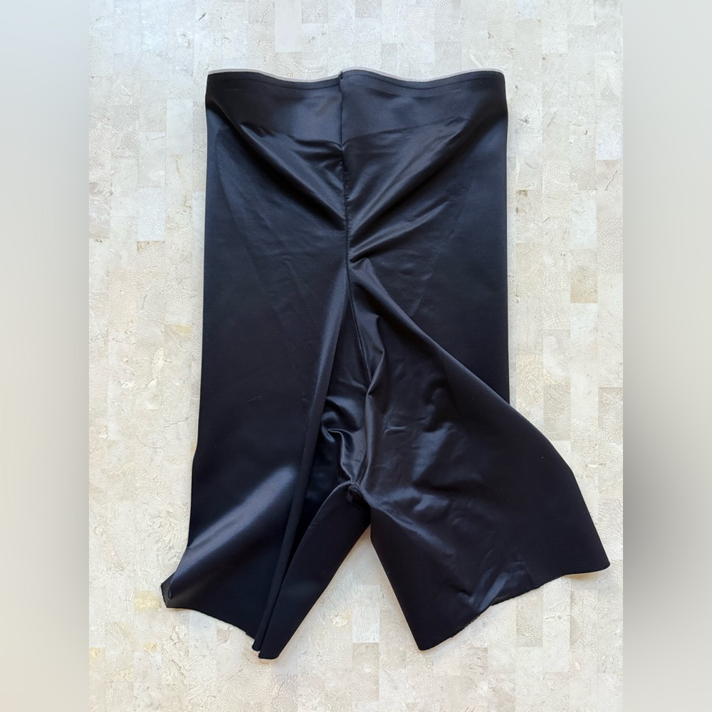 Chantelle Women's Black Basic High-Waist Mid-Thigh Brief Shapewear Size XS - Picture 8 of 8